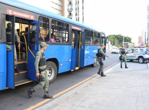 jovem-e-preso-por-assaltar-brt-e-esfaquear-passageiro-em-pernambuco
