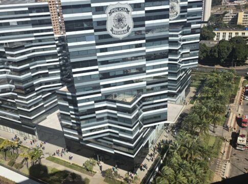 predio-sede-da-policia-federal-e-esvaziado-em-brasilia.-saiba-motivo