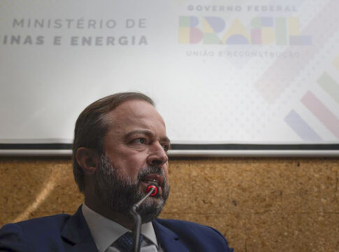 em-crise-fiscal,-governo-lula-celebra-lucro-em-leilao de petroleo