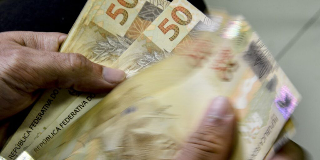 arrecadacao-federal-em-maio-atinge-r$-230-bilhoes,-recorde-para-o-mes