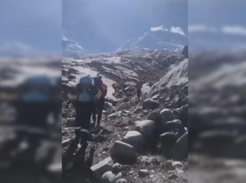 video:-alpinista-japones-morre-apos-resgate-em-montanha-no-peru