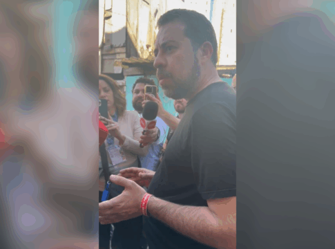 “bandido-e-quem-quer-tirar-as-pessoas-a-forca”,-diz-boulos-no-moinho