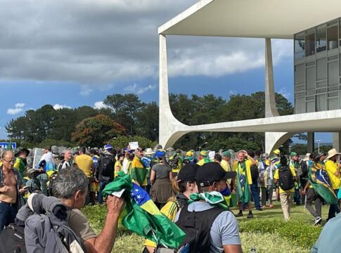 preso-pelo-8/1-pede-para-visitar-irmao-com-doenca-terminal