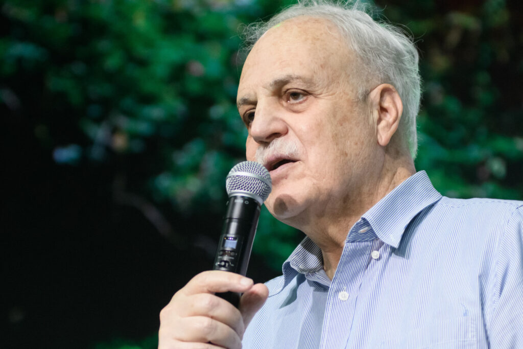 cop30:-amazonia-precisa-de-“solucoes-sustentaveis”,-diz-carlos-nobre