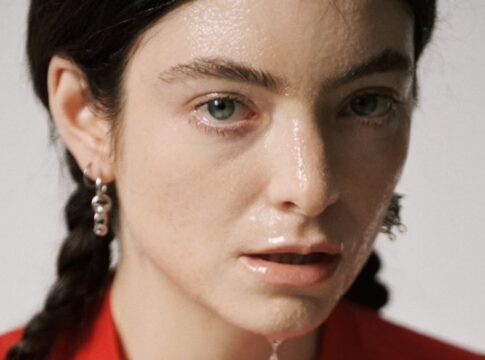 lorde-usa-foto-de-suas-partes-intimas-em-encarte-de-novo-album