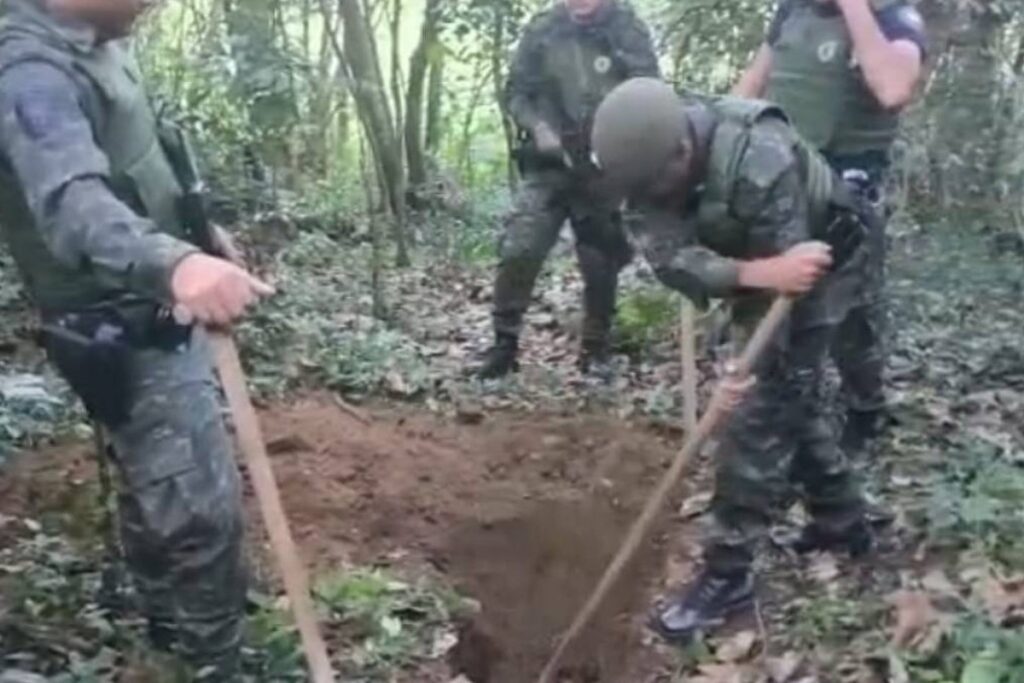 gcm-encontra-cemiterio-clandestino-com-12-ossadas-na-zona-sul-de-sp