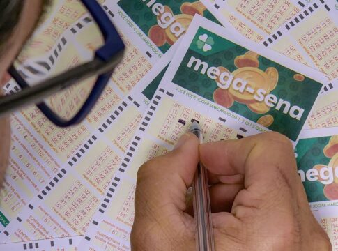 mega-sena-acumula-e-premio-principal-vai-para-r$-45-milhoes