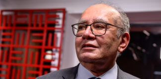 gilmar-mendes-ironiza-lider-do-chega-e-eduardo-bolsonaro