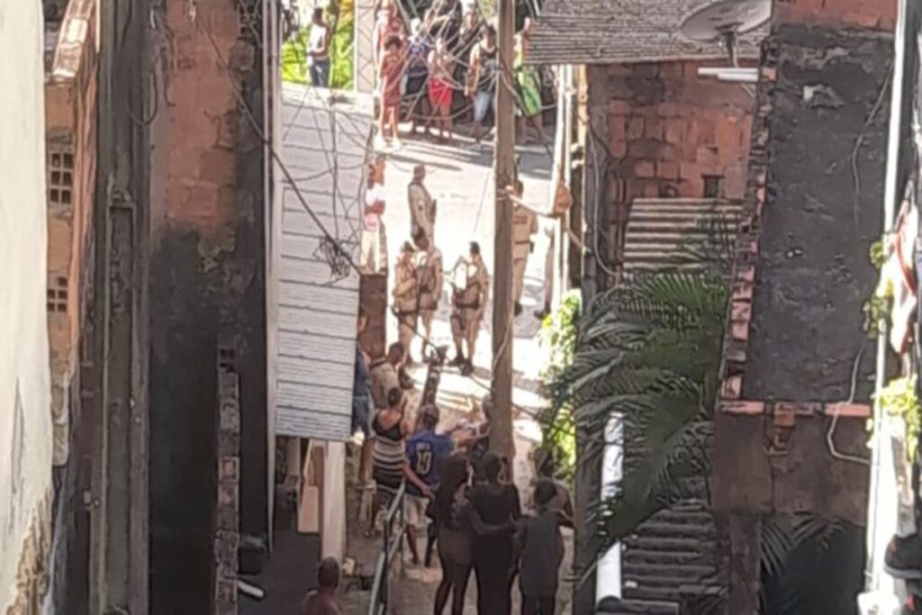 tribunal-do-crime:-irmaos-sao-executados-na-porta-de-casa-por-faccao