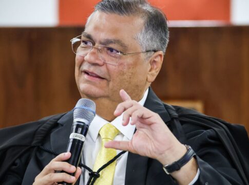stf-nao-atua-por-interesse-do-governo,-diz-flavio-dino-sobre-emendas