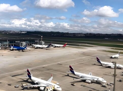 mulher-acusada-de-mandar-matar-empresaria-e-presa-em-aeroporto-de-sp