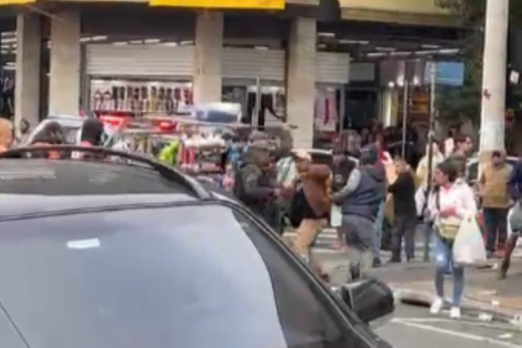 “covardia”:-pms-sao-acusados-de-violencia-contra-camelo-no-bras.-veja