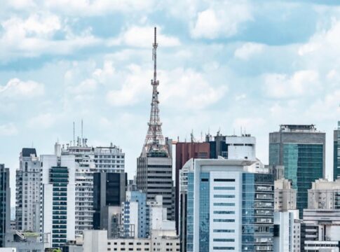 comportamento-antissocial-extremo:-mae-e-filha-sao-expulsas-de-predio