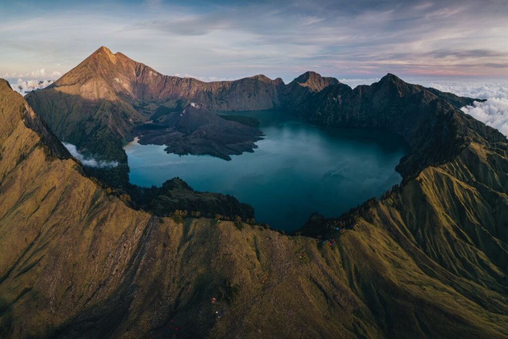 dias-apos-morte-de-juliana,-alpinista-e-resgatado-no-vulcao-rinjani