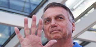 na-vespera-de-ato-em-sp,-bolsonaro-assiste-jogo-do-palmeiras-com-aliados