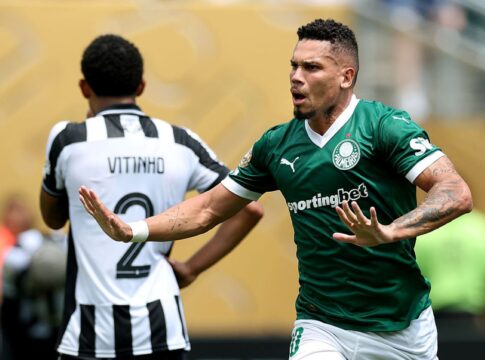 paulinho-marca-golaco-e-abre-placar-para-o-palmeiras-no-mundial.-video