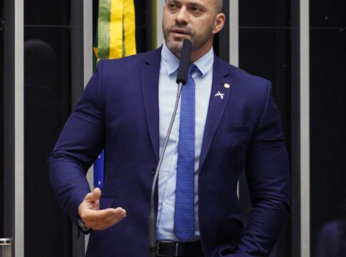 moraes-determina-que-daniel-silveira-seja-submetido-a-pericia-medica 