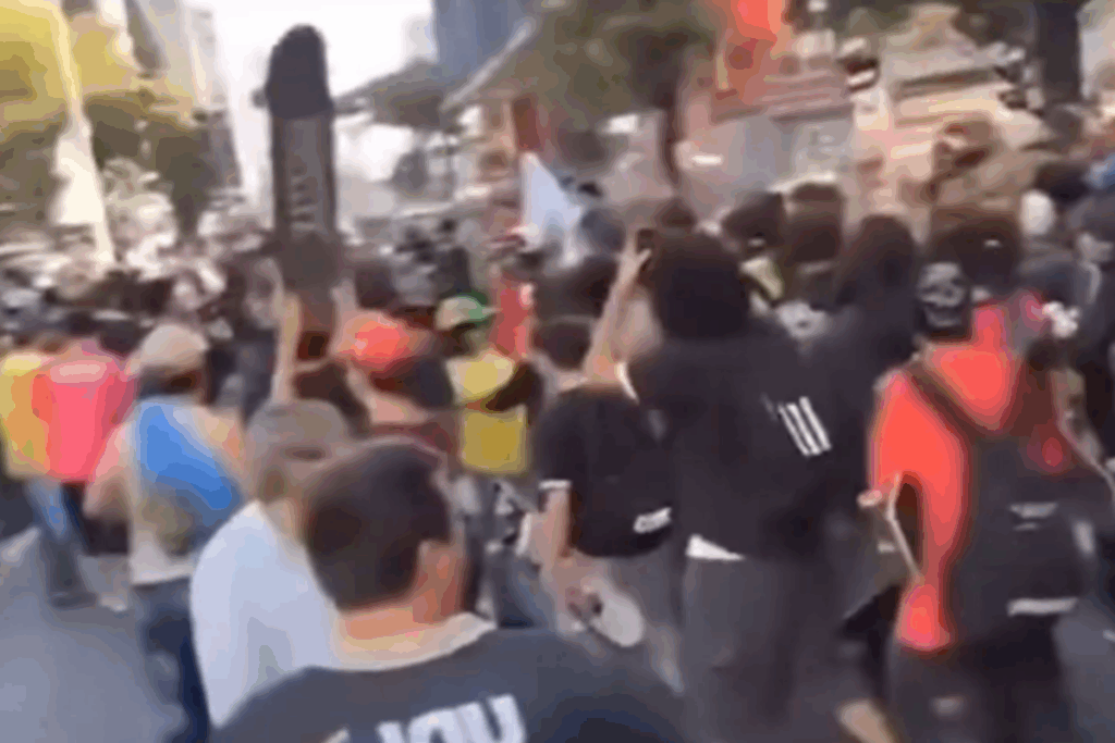 video:-skatistas-xingam-bolsonaro-em-meio-a-manifestacao-na-paulista