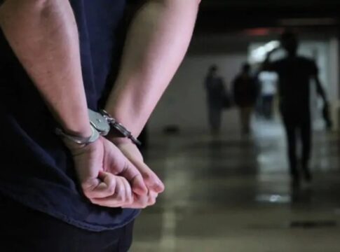 “falso-profeta”:-pastor-e-preso-apos-furtar-mais-de-40-igrejas