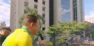 deputado-homenageia-zambelli,-foragida-na-italia,-em-ato-na-paulista