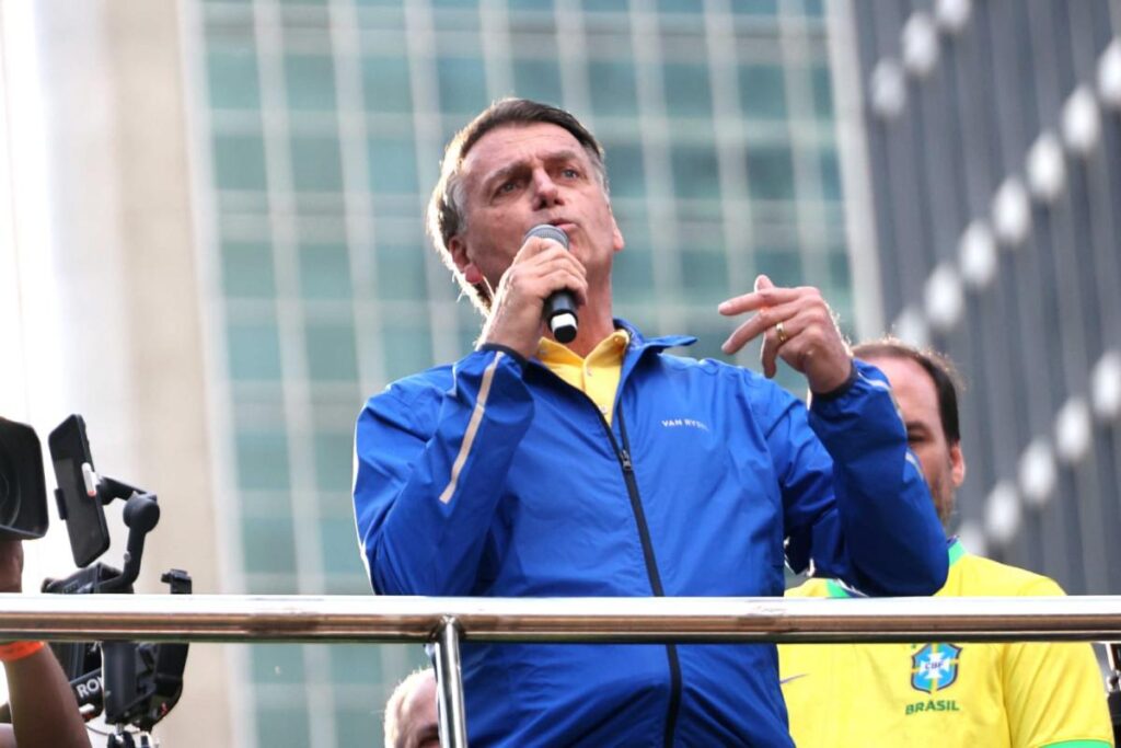 bolsonaro-culpa-esquerda-pelo-8/1-e-diz-que-e-processado-por-“fumaca-de-golpe”