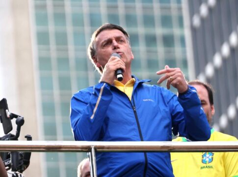 bolsonaro-culpa-esquerda-pelo-8/1-e-diz-que-e-processado-por-“fumaca-de-golpe”