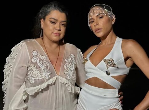 irma-de-preta-gil-aparece-completamente-nua-em-foto-tirada-em-ibiza