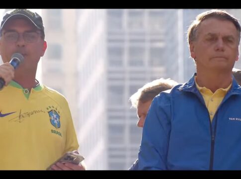 na-paulista,-flavio-alega-perseguicao-a-bolsonaro:-“nao-ha-provas”