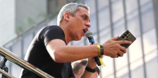 na-paulista,-gayer-exibe-audios-de-ministros-do-stf-e-fala-em-ingles