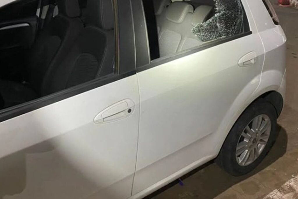 mulher-quebra-janelas-de-carros-para-furtar-objetos-na-esplanada.-veja