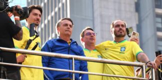 “jamais-passaria-faixa-a-um-ladrao”,-diz-bolsonaro-em-ato-na-paulista