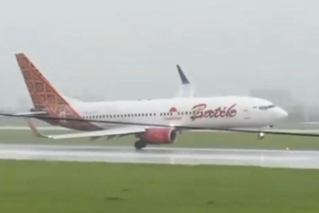 video:-aviao-pousa-“torto”-e-quase-encosta-motor-na-pista-na-indonesia