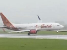 video:-aviao-pousa-“torto”-e-quase-encosta-motor-na-pista-na-indonesia