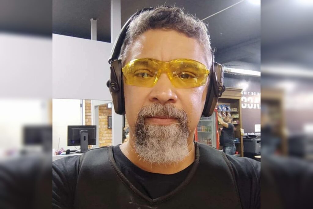 namorada-viu-cac-morrer-apos-tiroteio-com-pms:-“ele-esta-caido”
