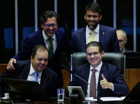 motta-defende-derrubada-do-iof-no-congresso-e-nega-traicao-ao-governo