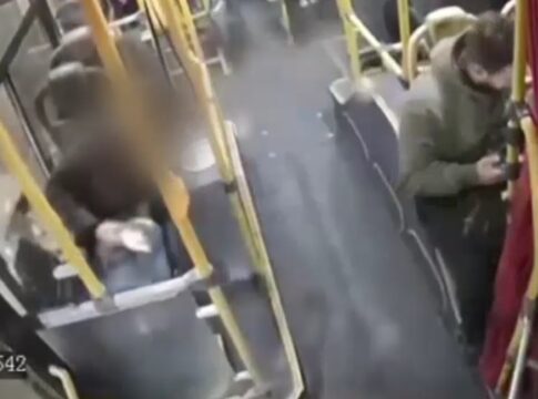 video:-passageira-e-ferida-durante-ataque-a-onibus-na-zona-sul-de-sp