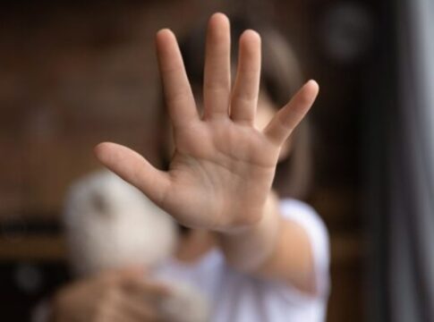 homem-e-investigado-por-estuprar-e-ameacar-enteada-de-6-anos