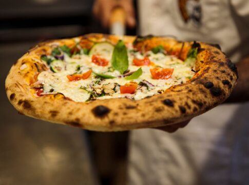adora-pizza-feita-em-casa?-veja-massa-facil-de-fazer-que-fica-fofinha