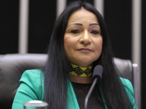 deputada-harmonizada-com-verba-publica-ameaca-greve-de-fome-anti-stf