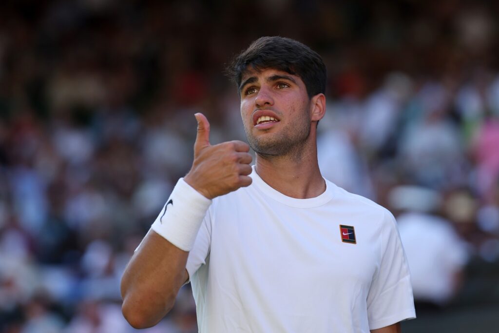 alcaraz-ajuda-fa-que-desmaiou-durante-jogo-em-wimbledon:-assista
