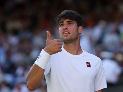 alcaraz-ajuda-fa-que-desmaiou-durante-jogo-em-wimbledon:-assista