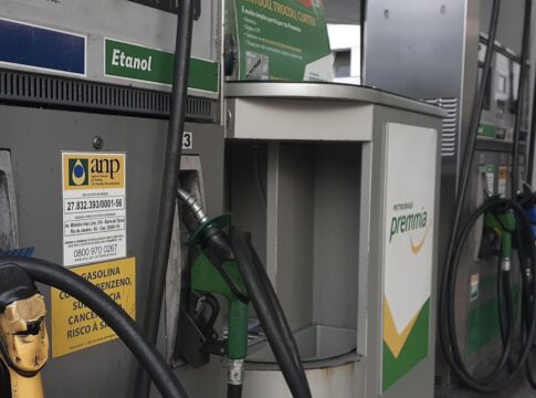 petrobras-reduz-preco-da-gasolina-a-para-as-distribuidoras