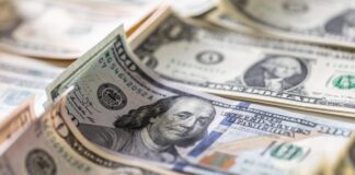 dolar-e-bolsa-afundam-com-iof,-moody’s-e-tarifas-sobre-aco-de-trump