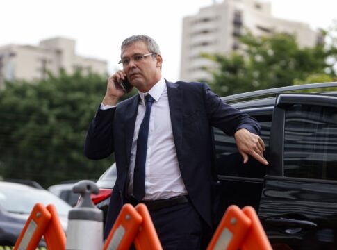 pf:-dossie-de-lider-do-pt-tem-88-“provas”-e-argumentos-contra-eduardo