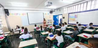 escola-que-atingiu-meta-no-ideb-teve-diretor-afastado,-mostra-estudo