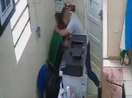 professor-invade-sala-e-esfaqueia-diretor-de-escola-no-amazonas.-video