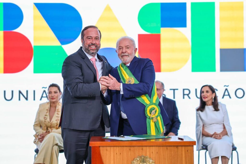 governo-quer-receita-extra-de-r$-35-bi-com-petroleo-para-compensar-iof