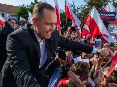 novo-presidente-da-polonia,-karol-nawrocki-tem-passado-obscuro