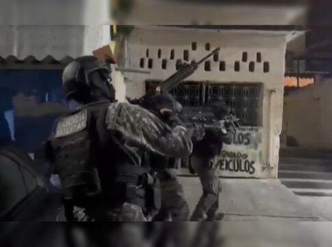 bope-cerca-complexo-de-israel,-dominio-de-peixao,-para-combater-roubos