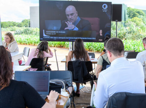 os-democratas-sabem-o-que-fazem:-vem-ai-a-censura-previa-no-brasil